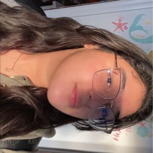 Meet your Posher, Valentina